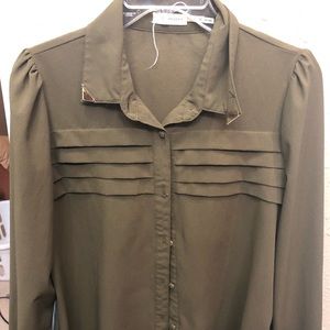 Olive blouse with detail on collar